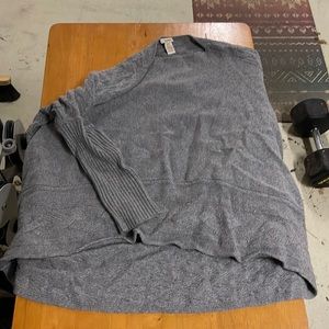 This is a super warm oversized sweater.